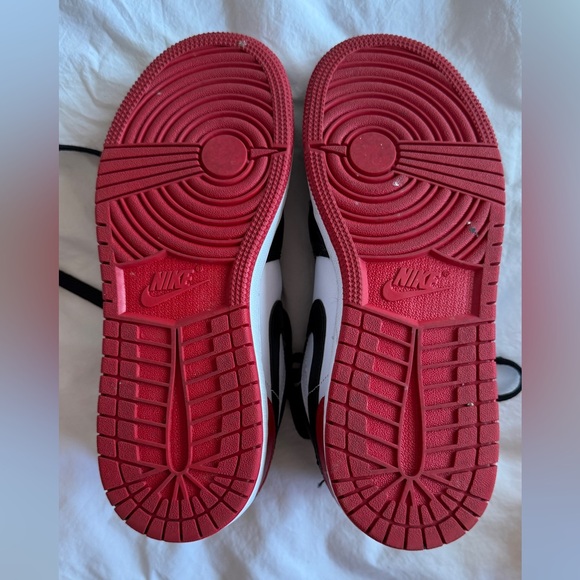 Air Jordan Kids Black and Red Sneakers 1 Low - Picture 5 of 6